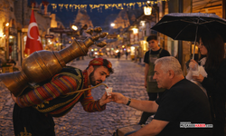 Göreme’de ilk teravih sonrası Osmanlı geleneği sokaklara yansıdı