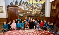 Nevşehir’de sıcak buluşma: Minikler Başkanı Arı’yı ziyaret etti