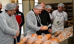 Vali Fidan ve Rektör Aktekin ekmek fabrikasını ziyaret etti