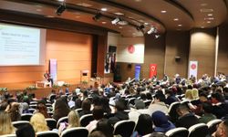Gençlere kariyer tavsiyesi: NEVÜ’de konferanayoğun katılım