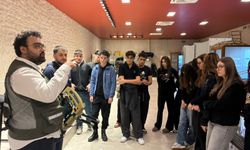 Simya Koleji öğrencilerinden Assuva’ya teknoloji çıkarması