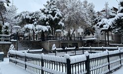 Nevşehir beyaza büründü: Kar yağışı görsel şölen oluşturdu