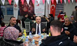 Vali Fidan iftarda vatandaşlarla aynı sofrada