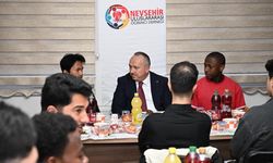 Vali Fidan uluslararası öğrencilerle aynı sofrada