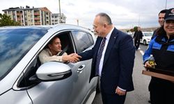 Vali Fidan trafik denetimlerinde vatandaşların bayramını kutladı