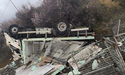 Gülşehir yolunda kaza: Kamyonet kontrolden çıkıp devrildi