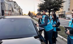 Aygün gençlerle sahada: Trafikteki vatandaşlara iftar kumanyası