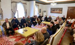 Başkan Arı bayramda kapılarını açtı: Vatandaşlarla tek tek ilgilendi