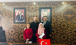 Başkan Güneş derece alan öğrencileri ödüllendirdi
