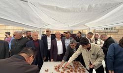 Nevşehir’de ülkücüler Alparslan Türkeş anısına lokma dağıttı