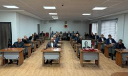 Nevşehir’de gündem öncesi duygusal anlar: Koltuğuna karanfiller bırakıldı