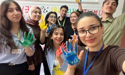 Öğretmen adayları köy okulunda gönülleri fethetti