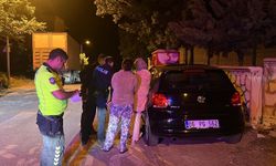 Alkollü sürücü kazaya yaptı sonra sızdı! Polis güçlükle uyandırdı