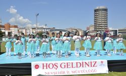 Nevşehir’de minik yürekler sahnedeydi! Gösteriler dakikalarca alkışlandı