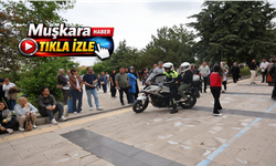 Dakikalarla yarıştılar: Polis 11 öğrenciyi sınav salonuna ulaştırdı