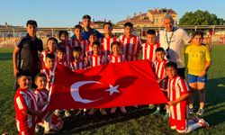 Nevşehir Spor Futbol Okulu öğrencileri 15 Temmuz şehitlerini andı