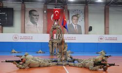 Nevşehir’de 30 Ağustos coşkusu: Komandolardan nefes kesen gösteri