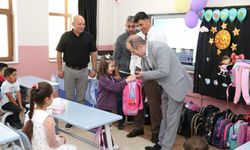Uçhisar Belediyesinden 1. sınıf öğrencilerine kırtasiye desteği