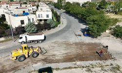 Avanos’ta Kızılırmak caddesi’nde sıcak asfalt çalışması başladı