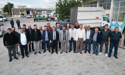 Başkan Adayı Sunay Özdemir zahire pazarında ekibiyle adeta şov yaptı