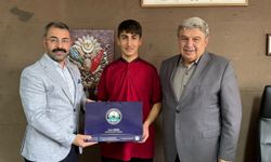 Bedirhan fen lisesini kazandı: Karapınar’dan başarısına destek