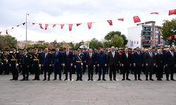 Cumhuriyet'in 103. yıldönümünde çelenk sunuldu