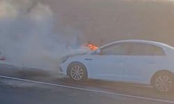 Nevşehir’de otomobil yol ortasında alevlere teslim oldu!