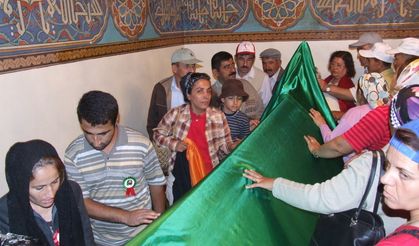 Hacıbektaş Veli Türbesi ziyaretçi akınına uğruyor