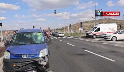 Nevşehir’de kırmızı ışıkta feci kaza: Motosiklete çarptı, 2 yaralı
