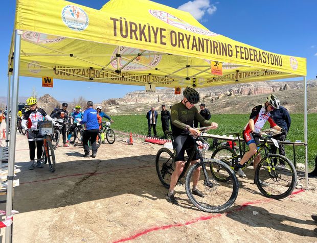 Bisikletle oryantiring yarışları Kapadokya'da devam ediyor