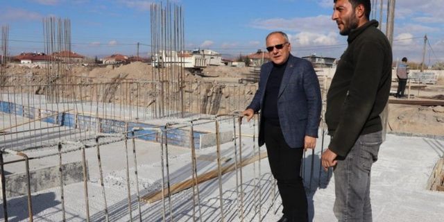 Başkan Aksoy, Derinkuyu Spor Kompleksi inşaatını inceledi