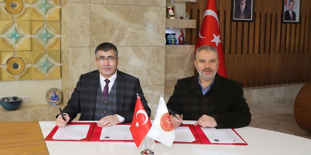 NEVÜ ve Türk Kızılay arasında “süresiz” iş birliği protokolü imzalandı