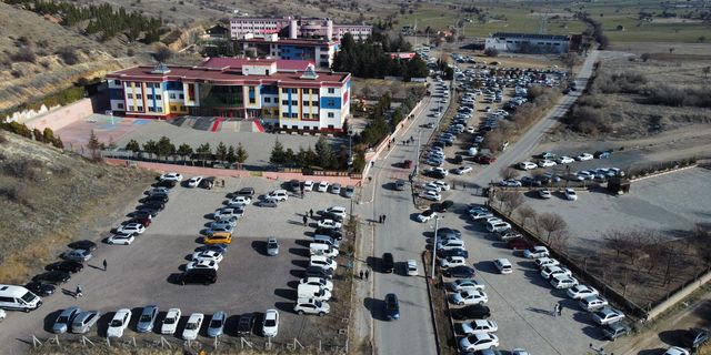 Altınyıldız Liseleri 8. sınıf bursluluk sınavı yoğun katılımla gerçekleşti