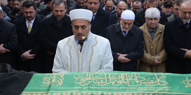Temel Karamollaoğlu, Saadet Partisi Nevşehir İl Başkanı Simit'in cenaze törenine katıldı