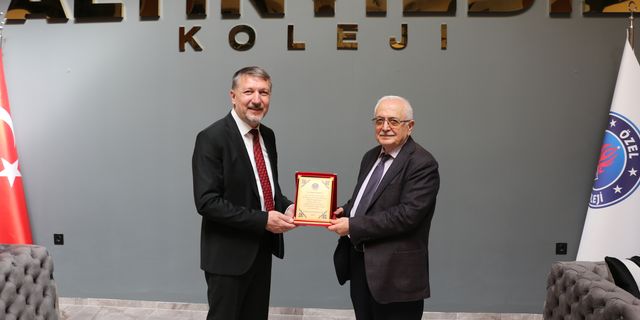 Altınyıldız İlköğretim Kurumu Müdürü Mehmet Eravcı emekli oldu