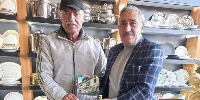 Depremzede şairden Güzelyurt Mahallesi Muhtarlığına ziyaret