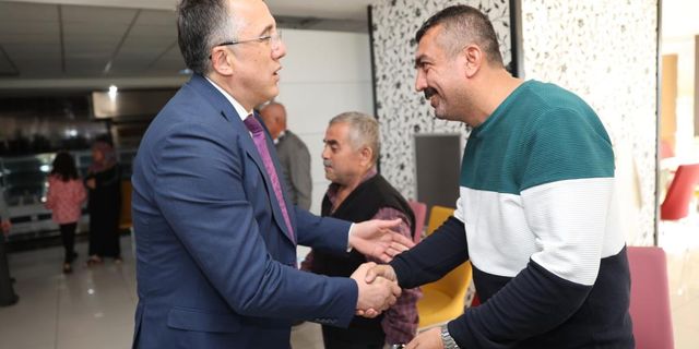Başkan Savran, Nevşehir’de misafir edilen depremzedelerle bayramlaştı
