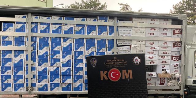 Bir tırda 8 milyon makaron ele geçirildi