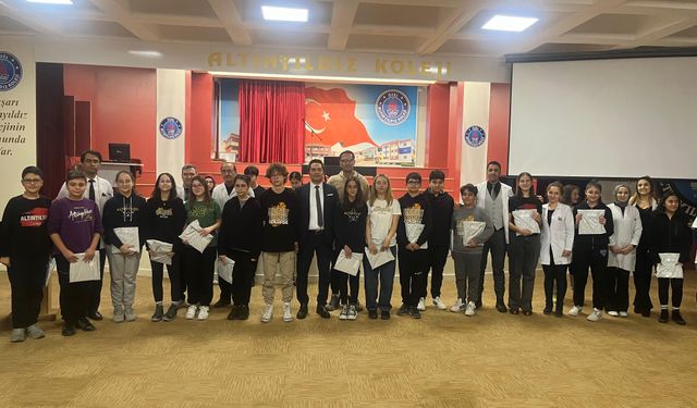 Altınyıldızlı öğrencilerden deneme sınavında Türkiye derecesi