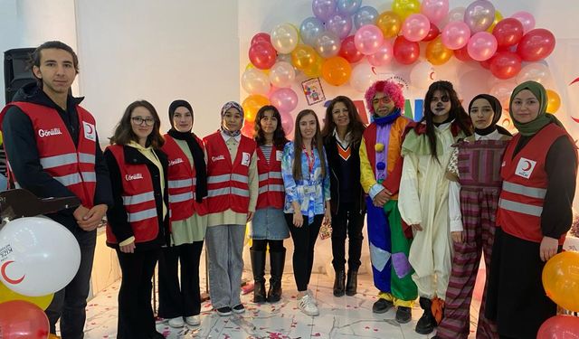 Nevşehir Kızılay Dünya Engelliler Günü'nde engellilerin yanında