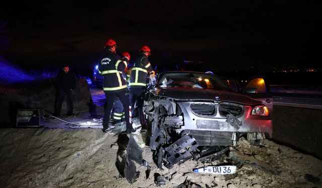 Nevşehir-Ürgüp Karayolu'nda otomobil şarampole uçtu: 3 yaralı (video)