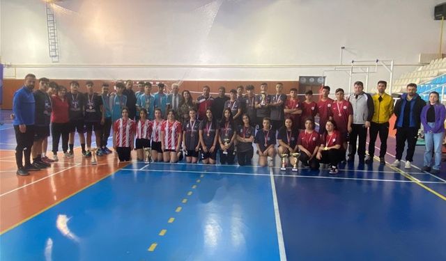Badminton müsabakaları Gülşehir'de düzenlendi