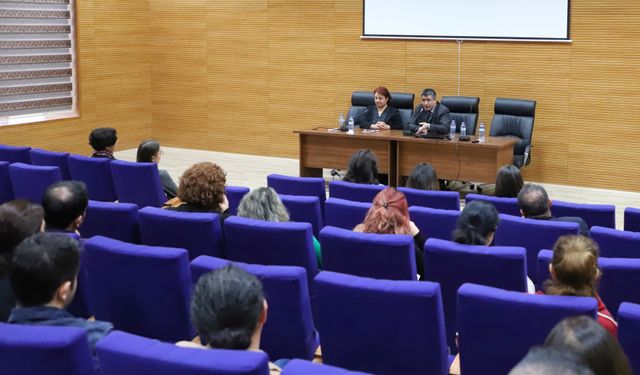 Rektör Aktekin Yabancı Diller Yüksekokulu akademik kurul toplantısına katıldı