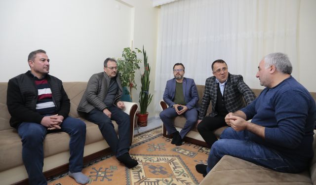 AK Parti belediye başkan adayı Savran’dan ev ziyaretleri