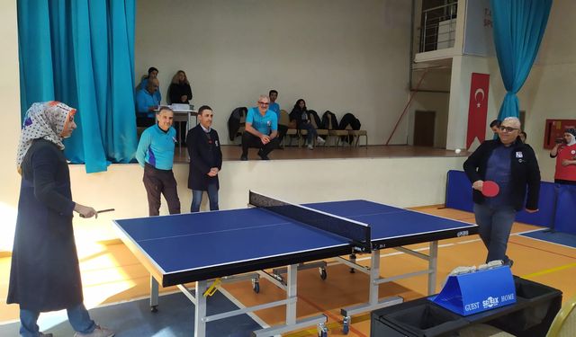 Ulusal masa tenisi hakemi Emin Uysun anısına turnuva düzenlendi