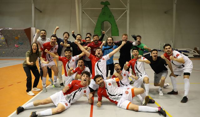 NEVÜ Erkek ve Kadın Futsal Takımı birinci oldu