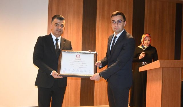 Nar Belediye Başkanı Süleyman Özçelik mazbatasını aldı