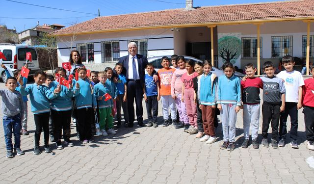 Milli Eğitim Müdürü Yazıcı'dan Gülşehir Yeşilöz İlkokuluna ziyaret