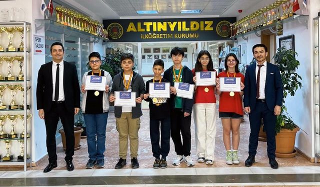 Altınyıldız İlköğretim Kurumu zeka oyunlarında Türkiye finallerinde