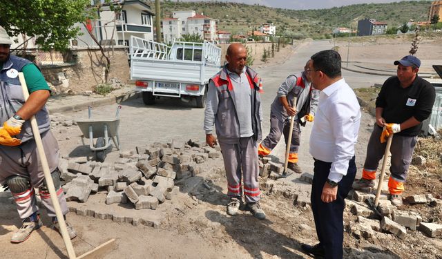 Mehmet Akif Ersoy Mahallesi’nde yollar onarılıyor